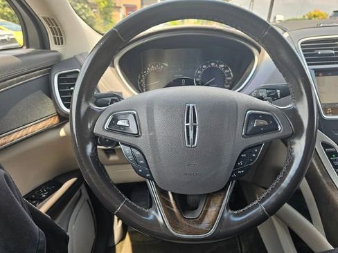 Used 2017 Lincoln MKX Select w/ Select Plus Package FWD image 25