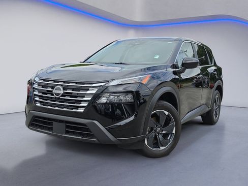 Used 2025 Nissan Rogue SV FWD image 2