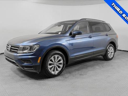 Used 2019 Volkswagen Tiguan S w/ Driver Assistance Package FWD image 2