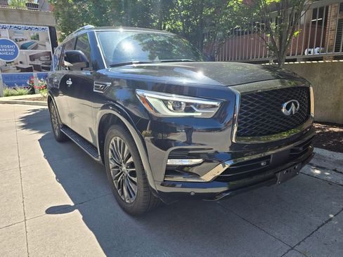 Used 2024 INFINITI QX80 Sensory AWD/4WD image 3