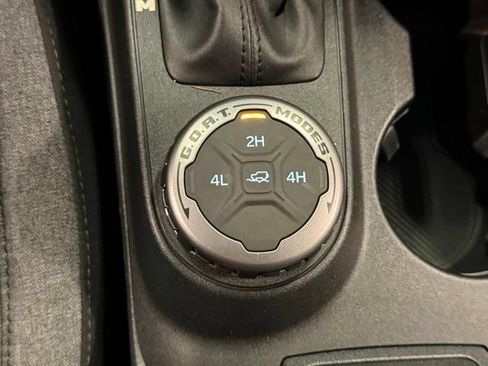 Used 2022 Ford Bronco 4-Door AWD/4WD image 25