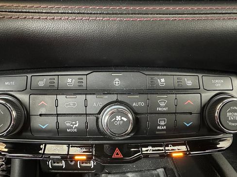Used 2022 Dodge Durango R/T w/ Blacktop Package AWD/4WD image 7