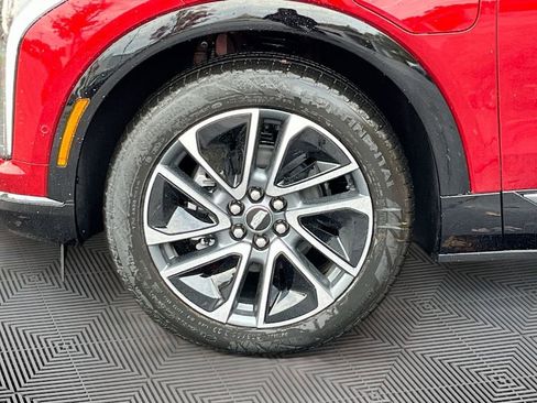 New 2026 Cadillac Optiq Sport 2 w/ LPO, Floor Liner Package image 32