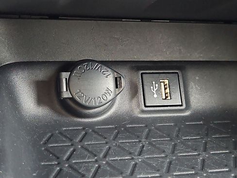Used 2024 Toyota RAV4 XLE FWD image 26