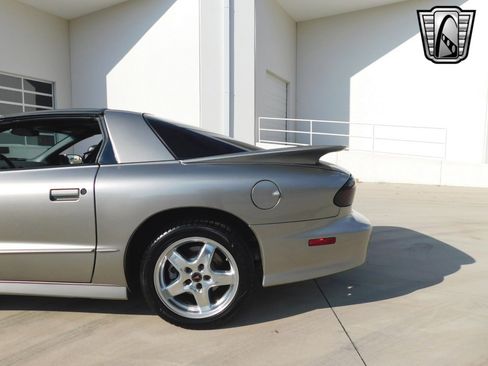 Used 2002 Pontiac Firebird Formula image 7