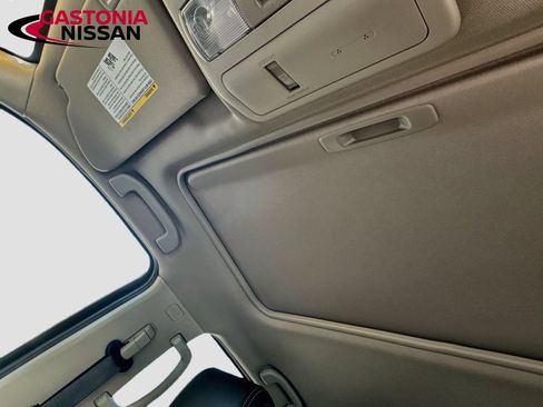 Used 2024 Nissan Frontier SL AWD/4WD image 29