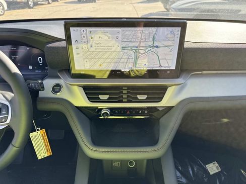 New 2026 Ford Explorer Active w/ Active Comfort Package image 9