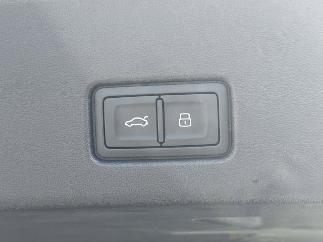 Certified 2023 Audi Q4 e-tron Prestige AWD/4WD image 11