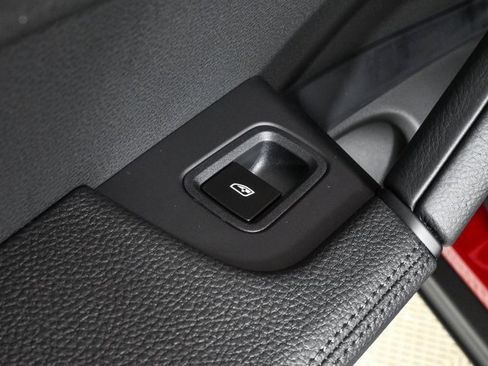 Used 2025 Porsche Cayenne image 31