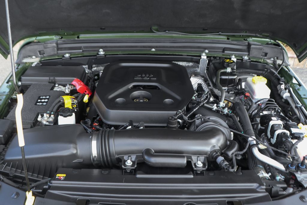 Used 2024 Jeep Wrangler Sport AWD/4WD image 13