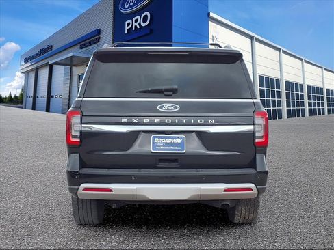 Used 2024 Ford Expedition Limited image 30
