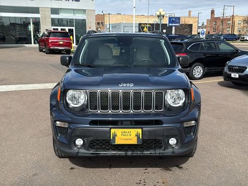 Used 2022 Jeep Renegade Latitude w/ Convenience Group AWD/4WD image 2