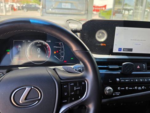 Used 2025 Lexus ES 300h w/ Premium Package FWD image 6