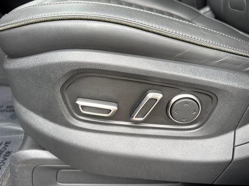 Used 2025 Rivian R1S Adventure AWD/4WD image 14