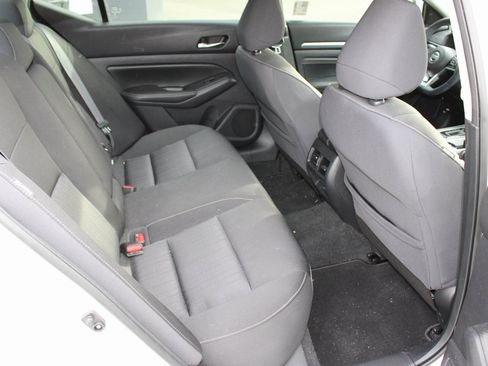 Used 2019 Nissan Altima 2.5 SV image 18