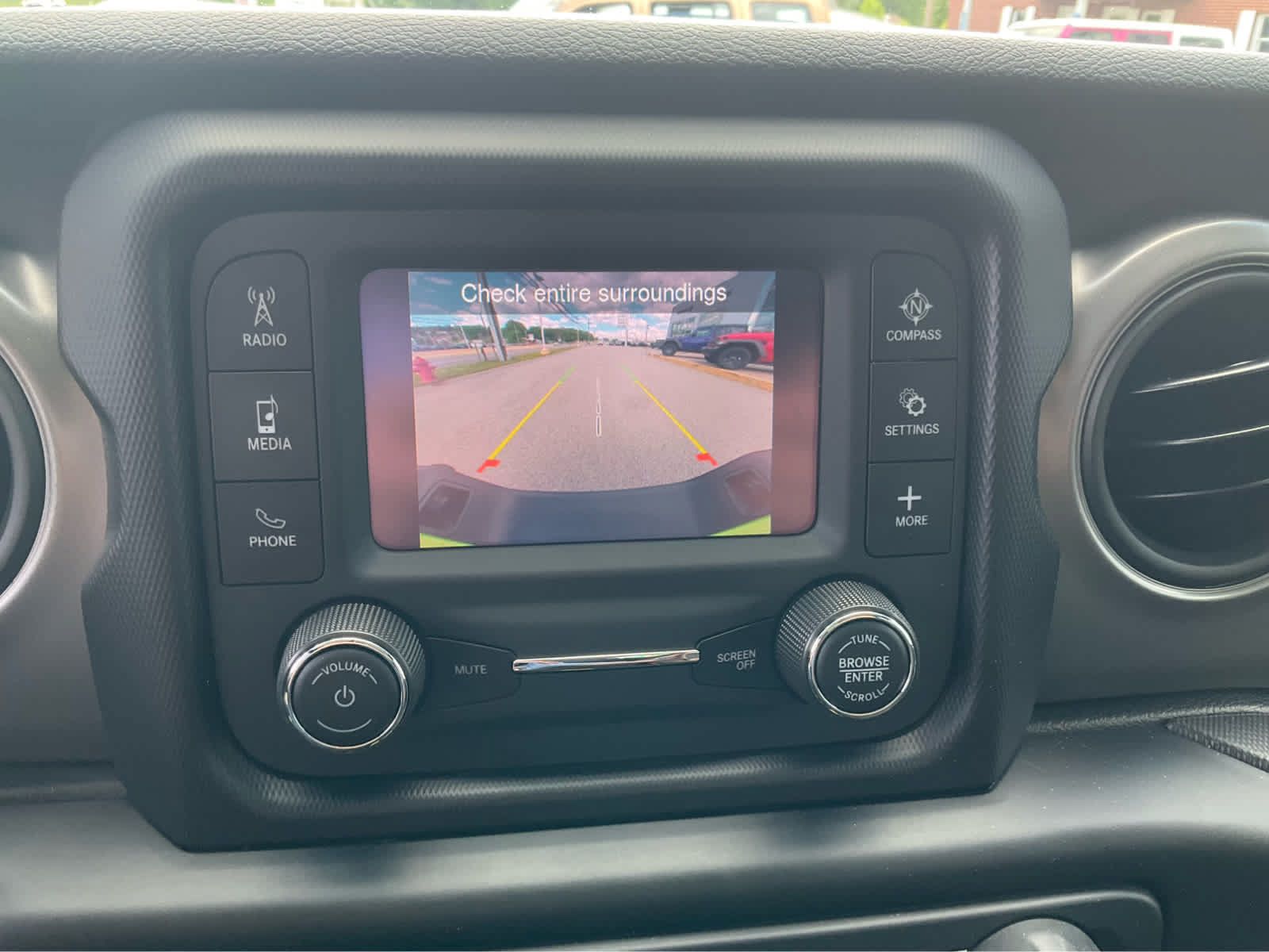 Used 2021 Jeep Gladiator Sport AWD/4WD image 15