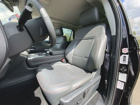 Used 2025 Ford Expedition Active AWD/4WD image 20
