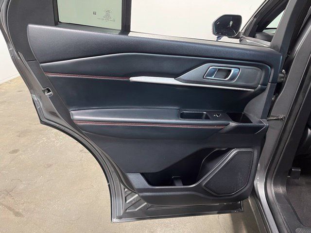 Used 2025 Ford Explorer ST-Line AWD/4WD image 20