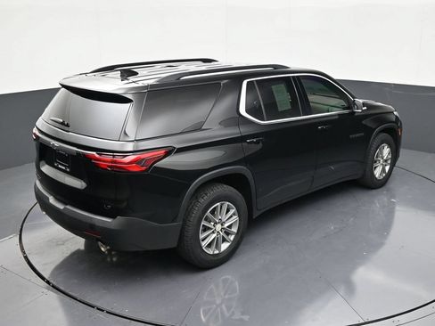 Used 2022 Chevrolet Traverse LT FWD image 16