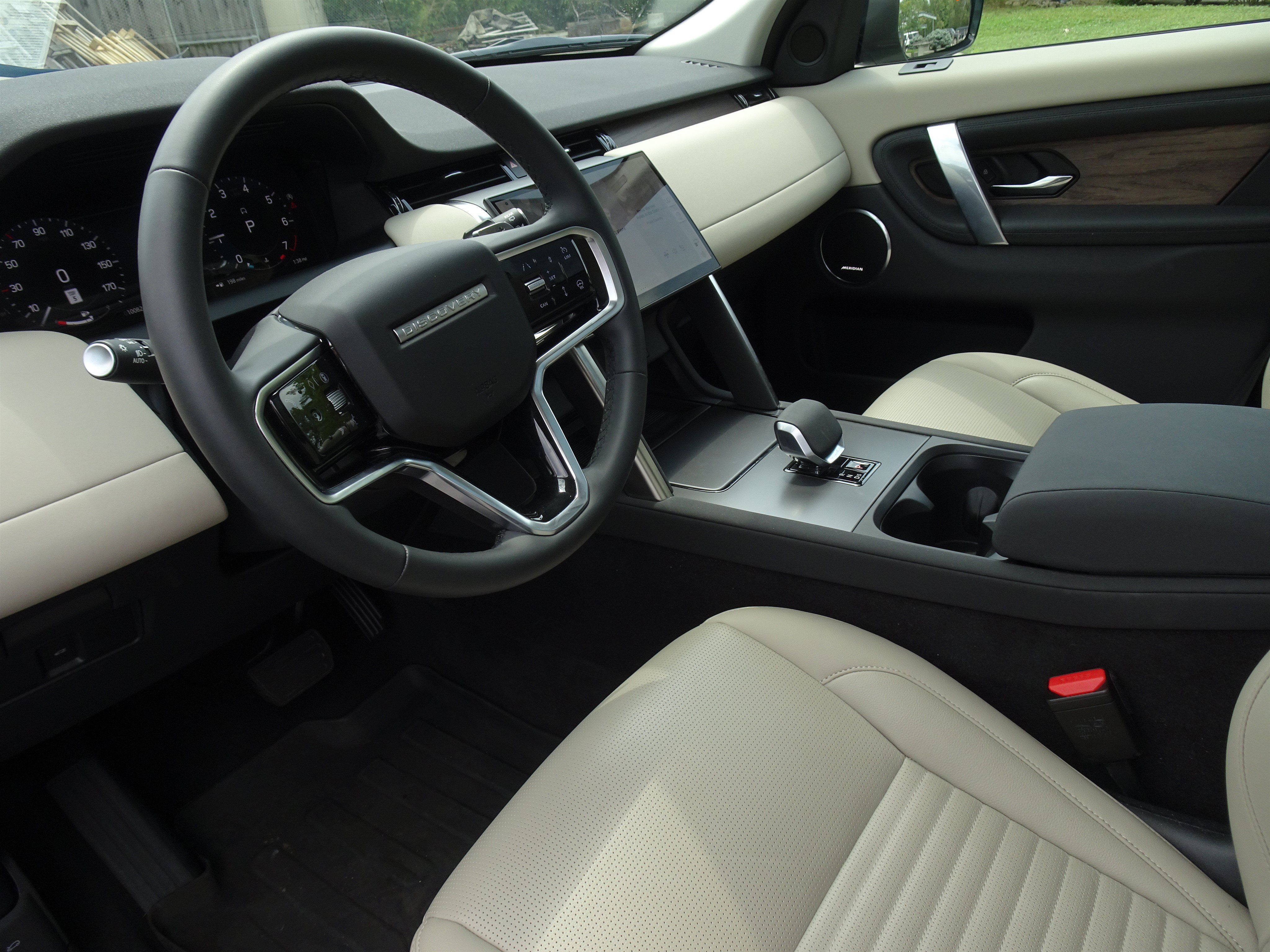 Certified 2025 Land Rover Discovery Sport S AWD/4WD image 17