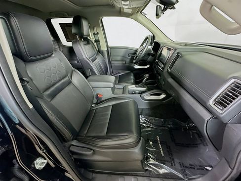 Used 2024 Nissan Frontier SL w/ Technology Package image 12