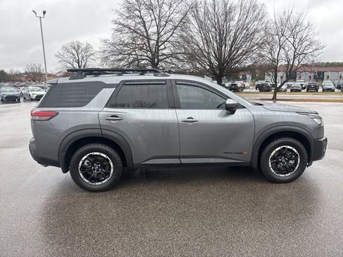 Used 2025 Nissan Pathfinder Rock Creek image 6