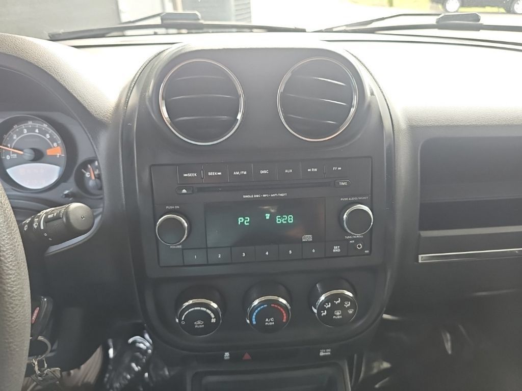 Used 2014 Jeep Patriot Sport w/ Power Value Group FWD image 19