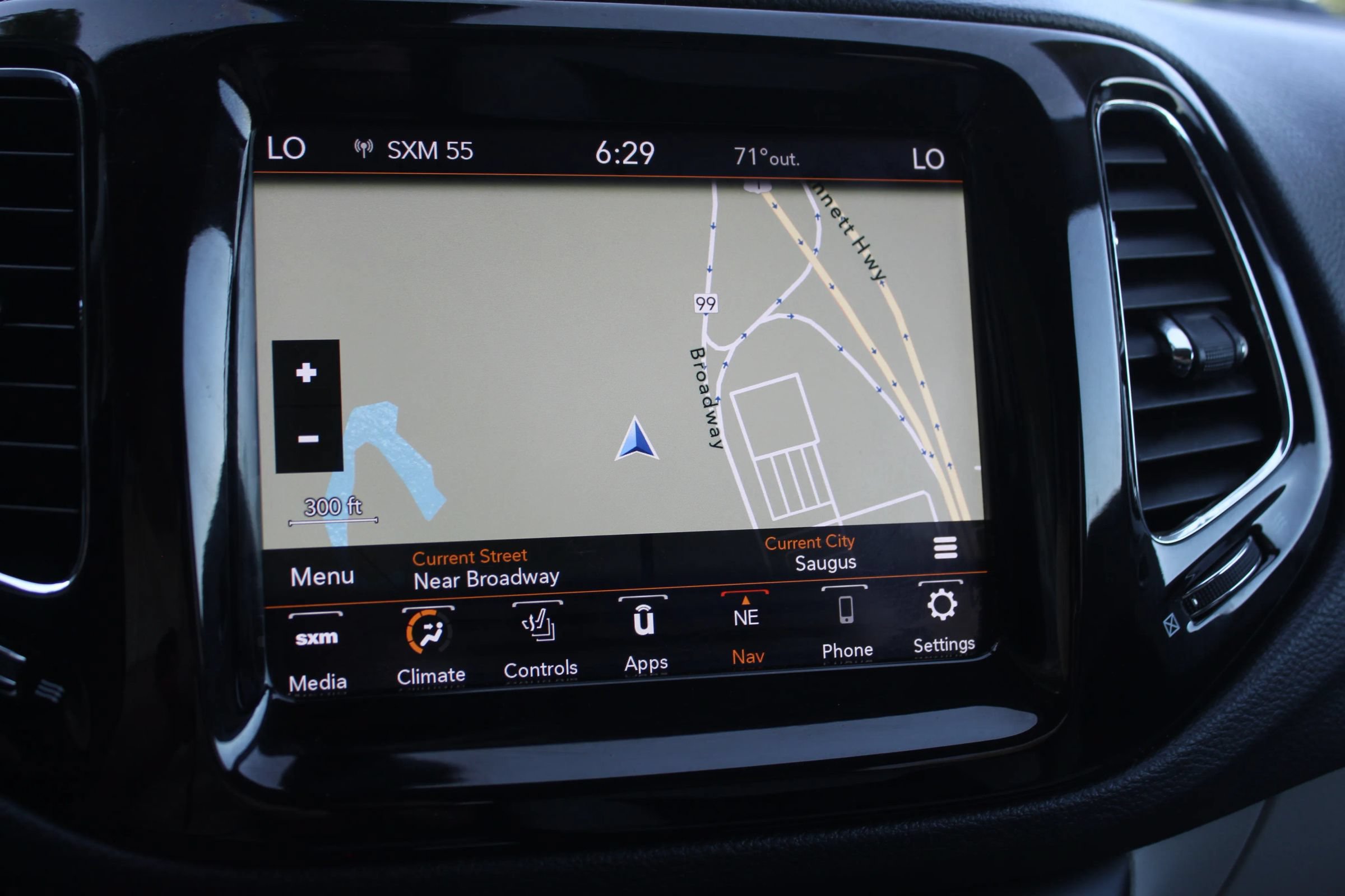 Used 2018 Jeep Compass Limited w/ Navigation Group AWD/4WD image 35