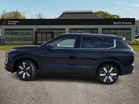 New 2026 Mitsubishi Outlander SEL image 3