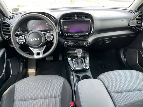 Used 2023 Kia Soul S FWD image 10