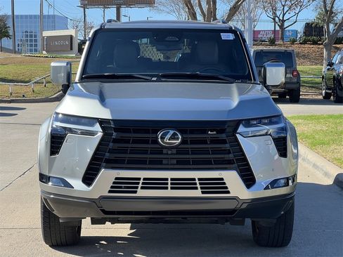 Used 2024 Lexus GX 550 image 6