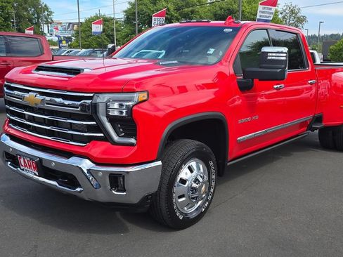 Used 2024 Chevrolet Silverado 3500 LTZ w/ LTZ Convenience Package AWD/4WD image 7