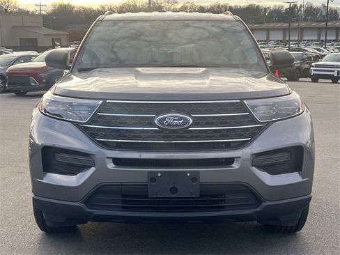 Used 2022 Ford Explorer XLT image 38