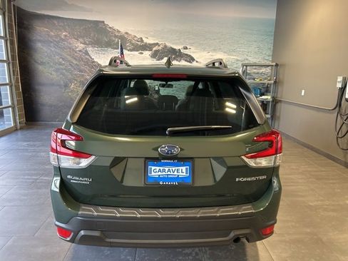 Used 2023 Subaru Forester Premium image 38