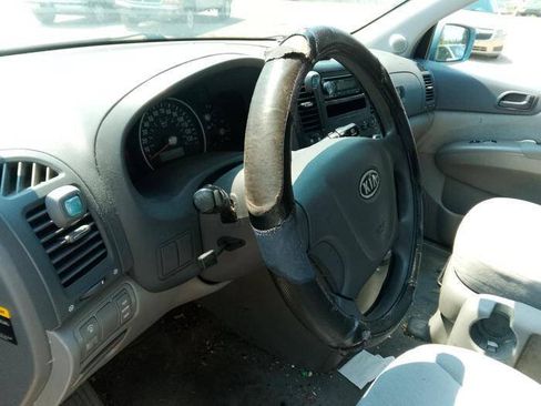 Used 2006 Kia Sedona FWD image 31