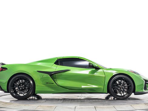 Used 2026 Chevrolet Corvette Z06 RWD image 18