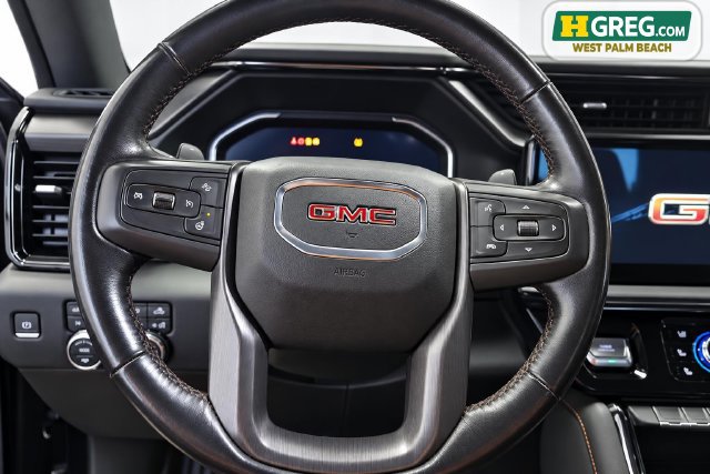 Used 2022 GMC Sierra 1500 AT4 w/ AT4 Preferred Package AWD/4WD image 13