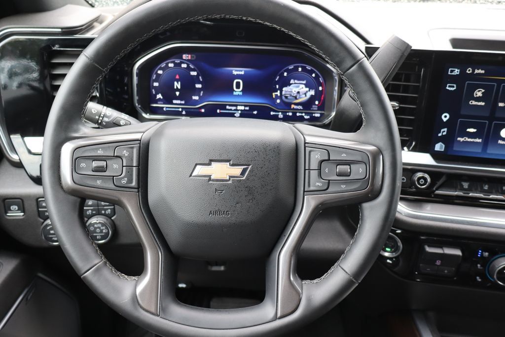 Used 2025 Chevrolet Silverado 3500 High Country w/ High Country Premium Package AWD/4WD image 6
