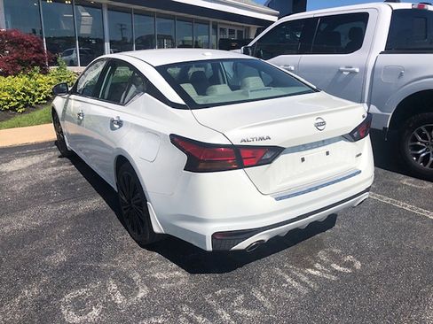 Used 2023 Nissan Altima 2.5 SL AWD/4WD image 6