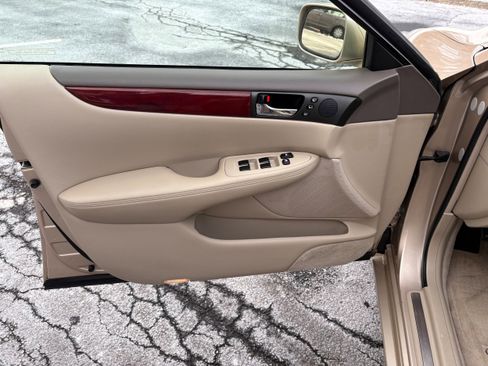 Used 2002 Lexus ES 330 V6 image 11