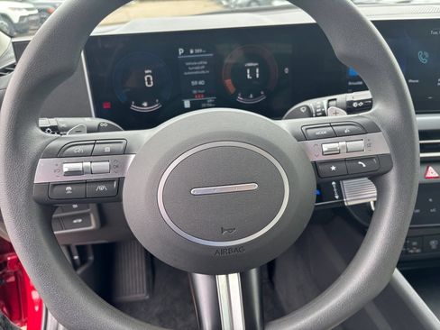 Used 2025 Hyundai Sonata SEL FWD image 28