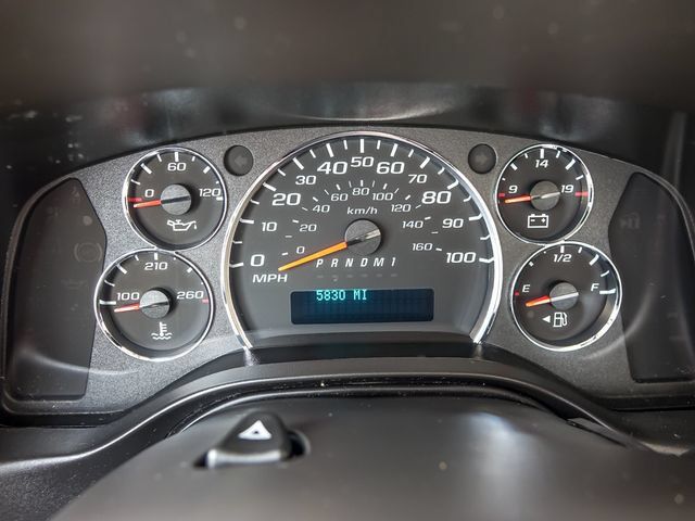 Used 2022 Chevrolet Express 3500 w/ Driver Convenience Package RWD image 12