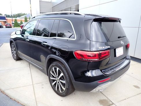 Used 2022 Mercedes-Benz GLB 250 4MATIC image 3