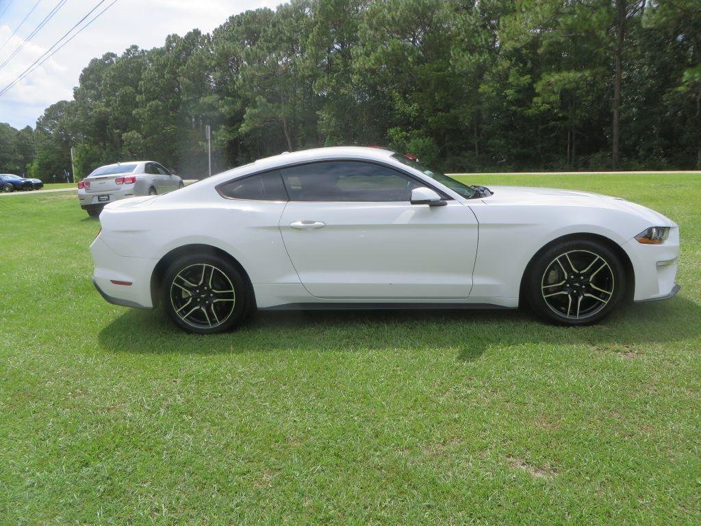 Used 2020 Ford Mustang Premium RWD image 5