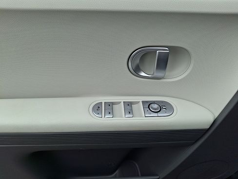 Certified 2024 Hyundai Ioniq 5 SE AWD/4WD image 12