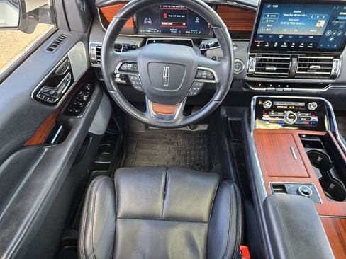 Used 2024 Lincoln Navigator Reserve AWD/4WD image 15