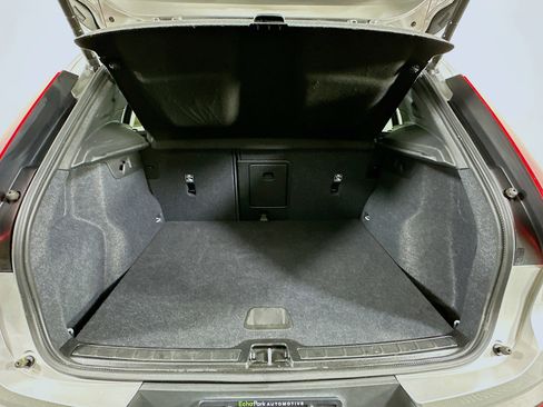 Used 2025 Volvo XC40 B5 Core AWD/4WD image 30