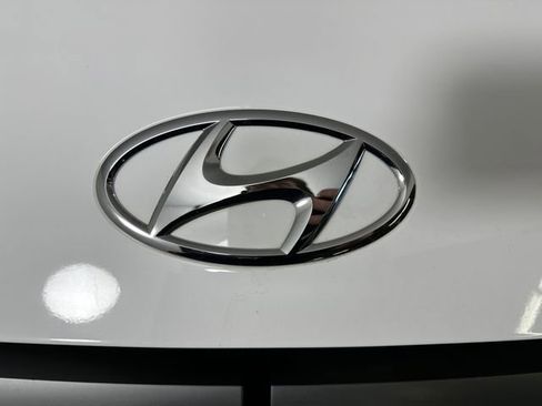 Used 2024 Hyundai Ioniq 5 SE RWD image 9