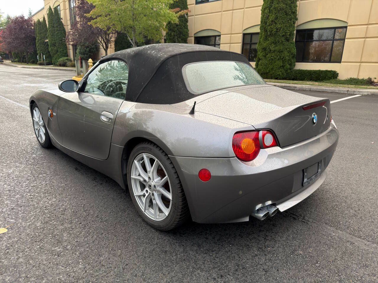 Used 2004 BMW Z4 2.5i RWD image 7