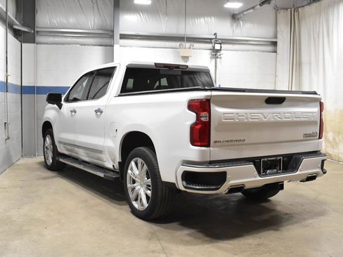 Used 2025 Chevrolet Silverado 1500 High Country w/ High Country Premium Package AWD/4WD image 24